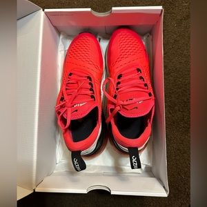 Men’s Nike Air Max 270. Size 8